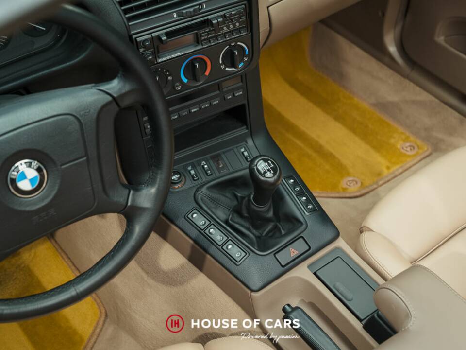 Immagine 20/24 di BMW 320i (1995)