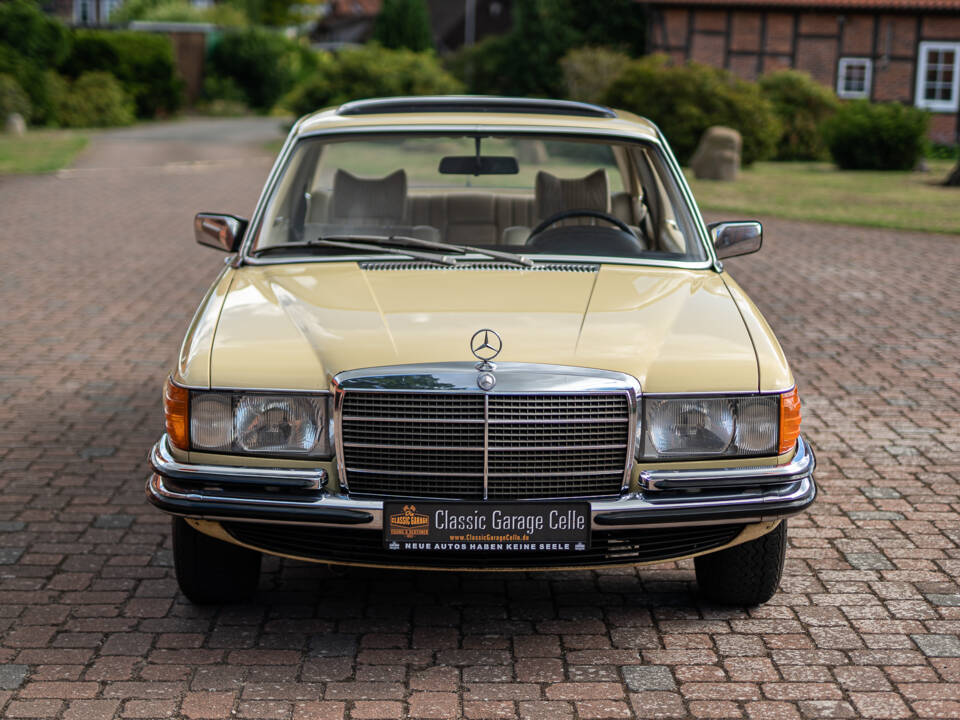 Image 6/40 of Mercedes-Benz 350 SE (1975)