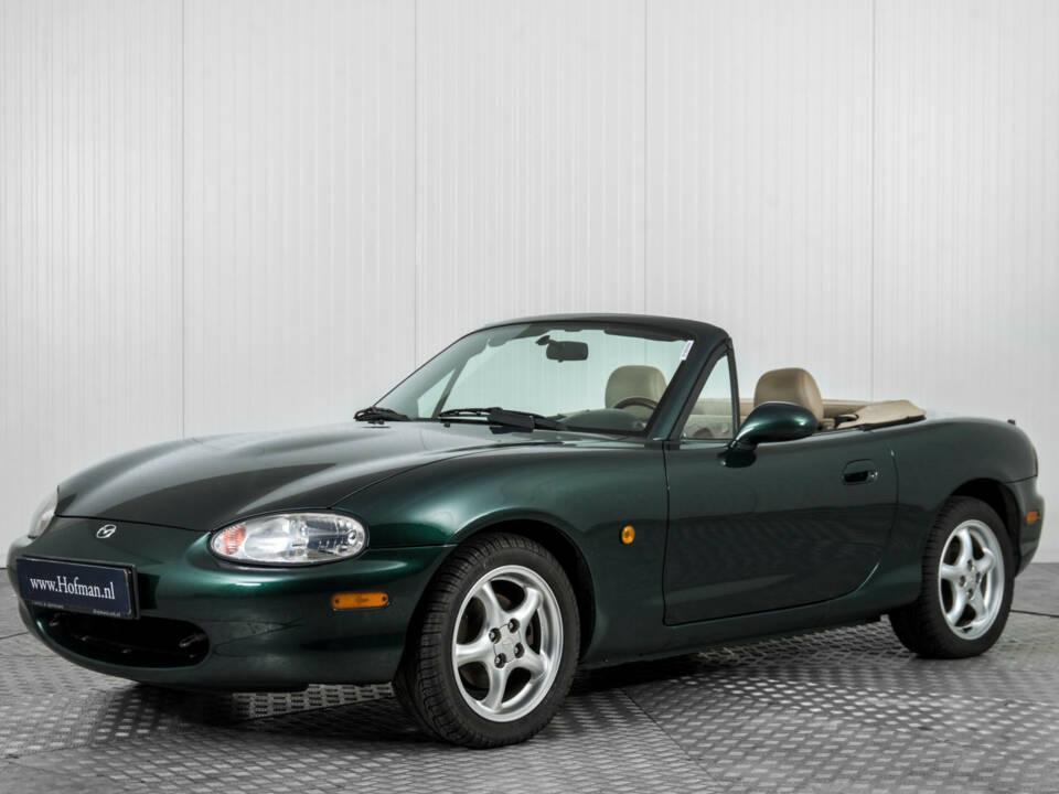 Afbeelding 1/50 van Mazda MX-5 1.8 (2000)