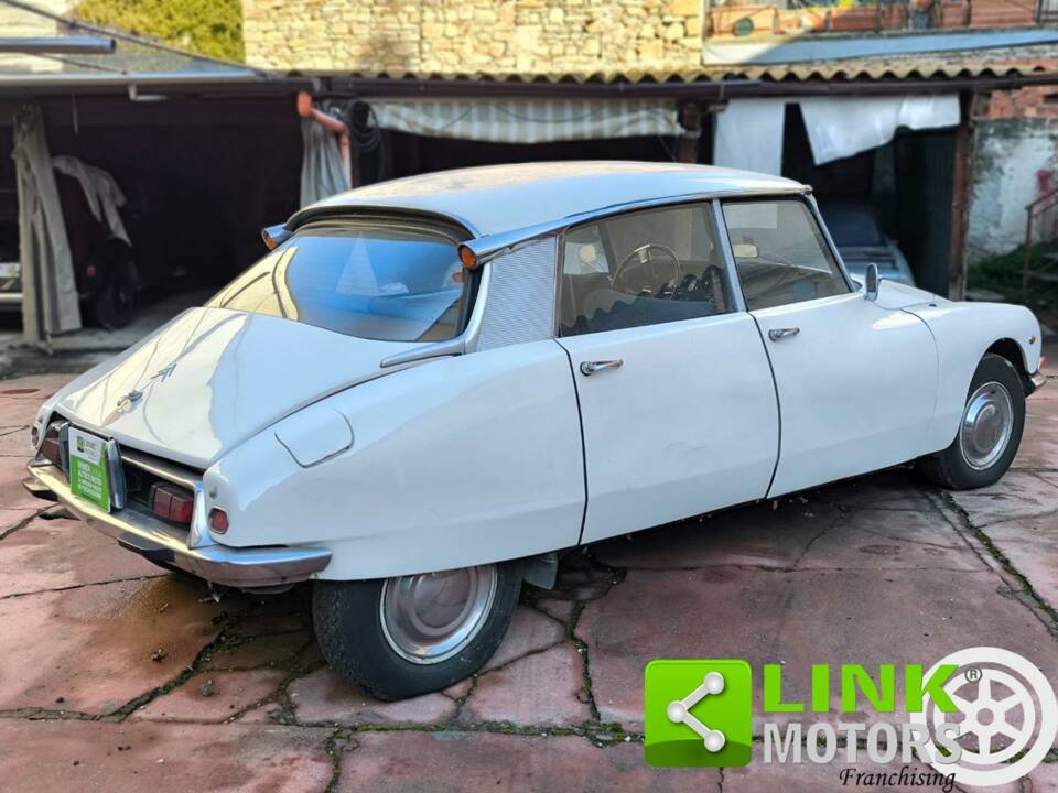 Bild 3/10 von Citroën DS 20 (1971)