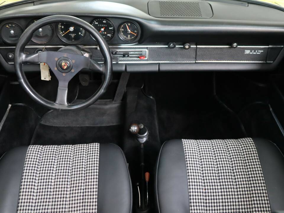 Image 11/50 of Porsche 911 2.2 T (1971)