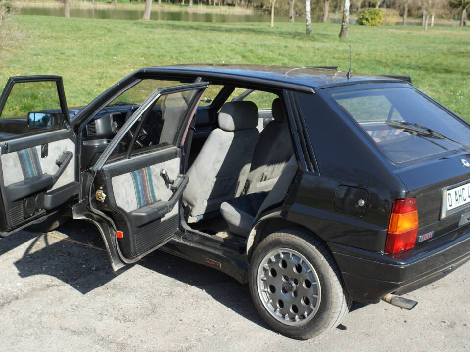 Bild 44/105 von Lancia Delta HF Integrale 16V (1990)