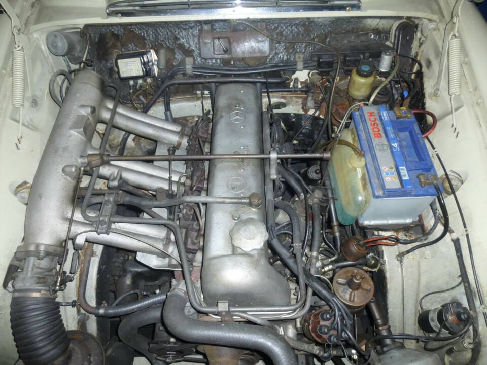 Image 54/54 of Mercedes-Benz 220 SE b (1963)