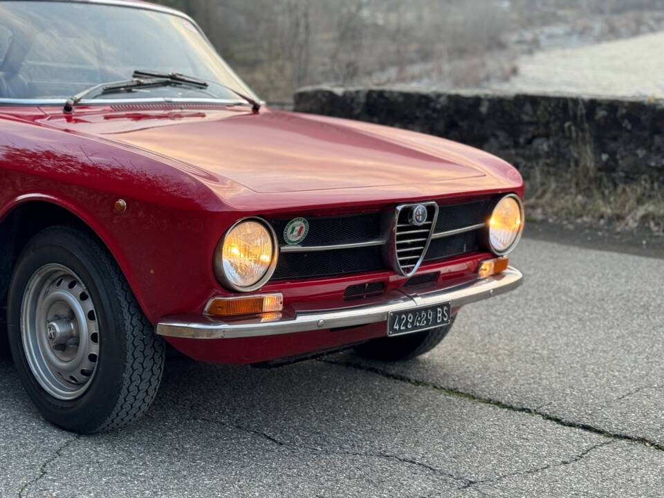 Immagine 4/48 di Alfa Romeo Giulia GT 1300 Junior (1972)