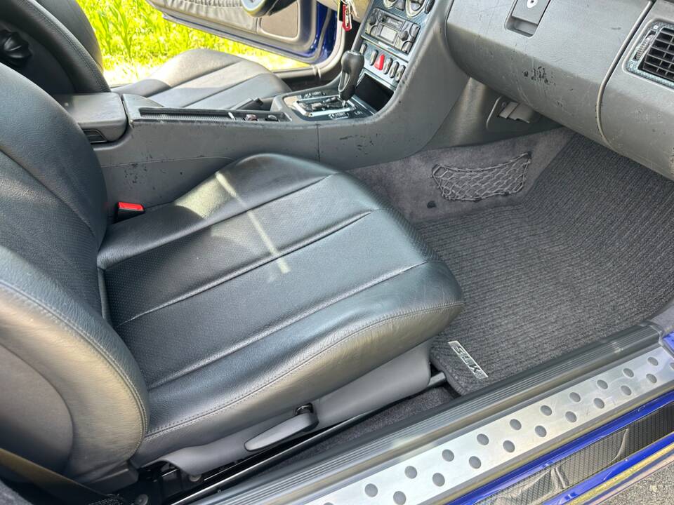 Afbeelding 11/15 van Mercedes-Benz SLK 230 Kompressor (1998)