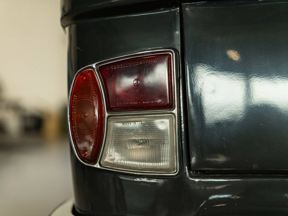 Image 21/43 of Lancia Flavia 1500 (1967)
