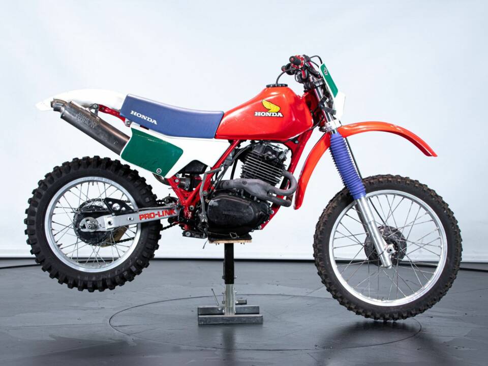 Image 4/9 of Honda DUMMY (1989)