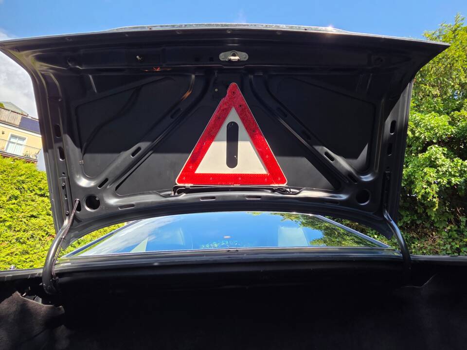 Afbeelding 26/31 van Mercedes-Benz 560 SEC (1991)