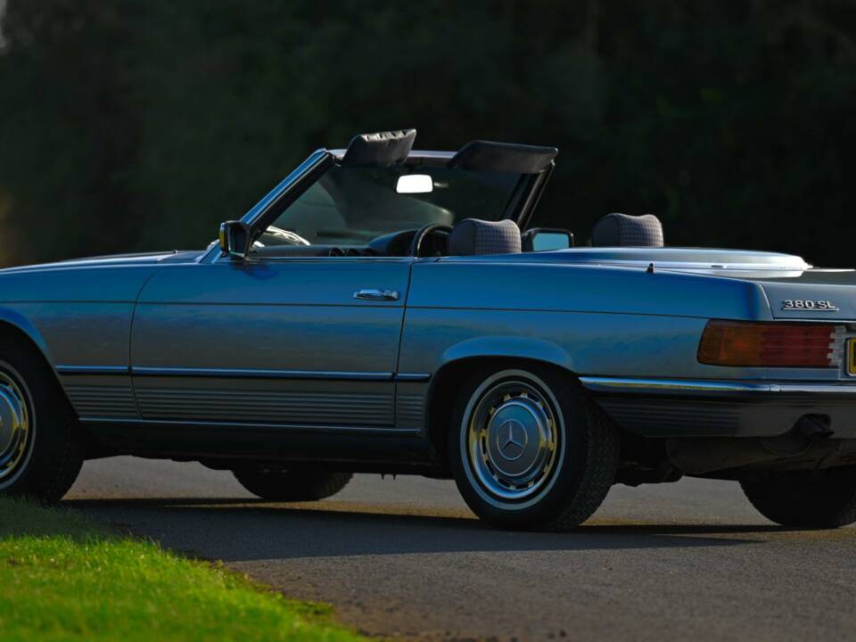 Immagine 7/50 di Mercedes-Benz 380 SL (1980)
