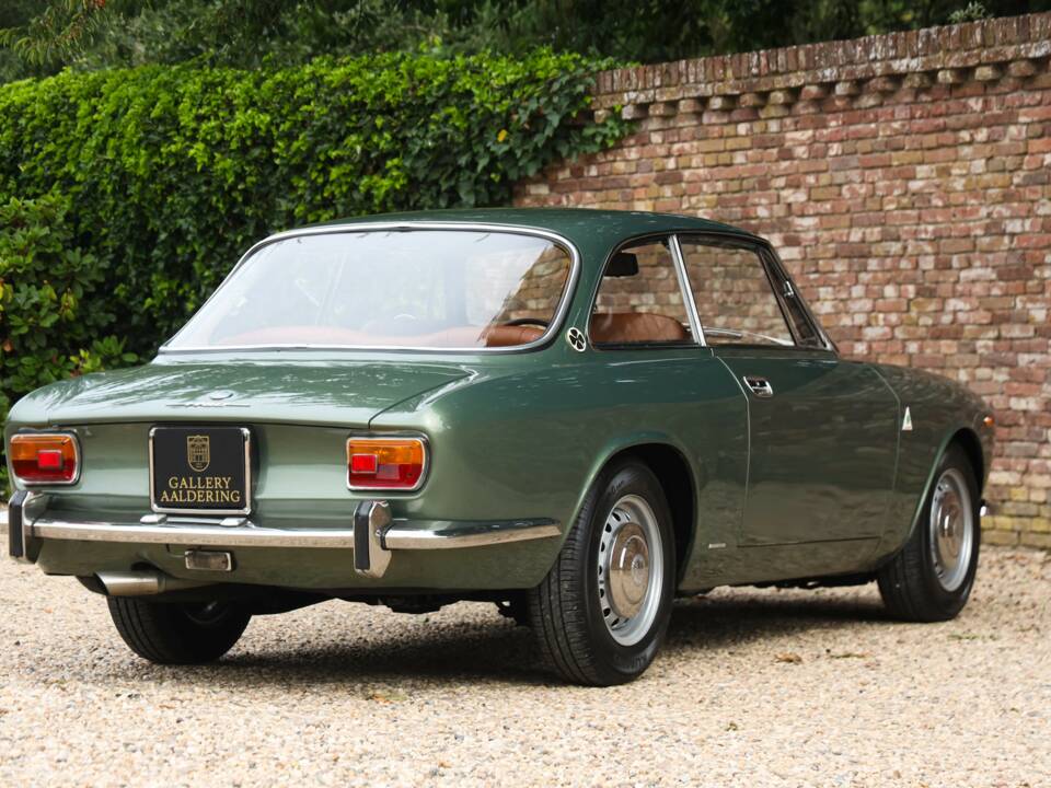 Bild 46/50 von Alfa Romeo 1750 GT Veloce (1971)
