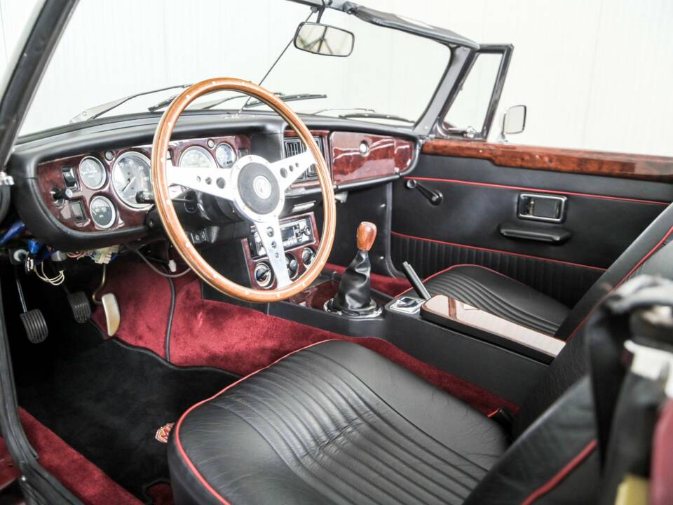 Image 11/50 de MG MGB (1979)