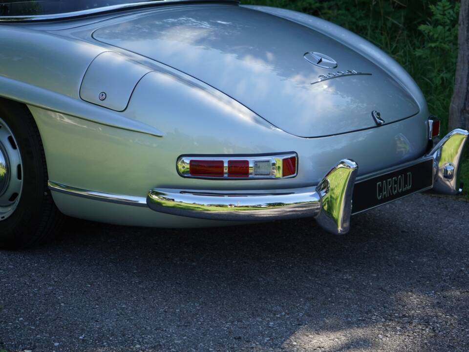 Afbeelding 35/38 van Mercedes-Benz 300 SL Roadster (1962)