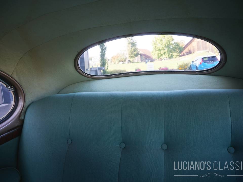 Image 35/50 of Lincoln Zephyr (1947)
