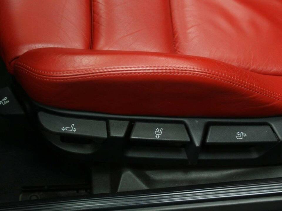 Immagine 13/50 di BMW 328i (1997)