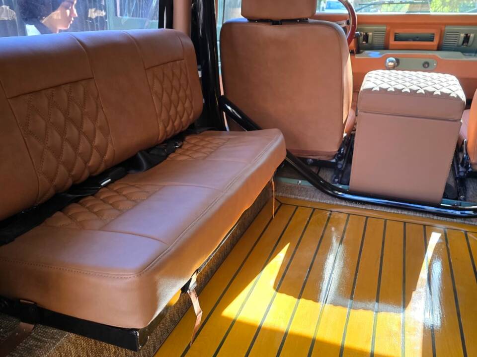 Image 63/72 of Land Rover 90 (1987)
