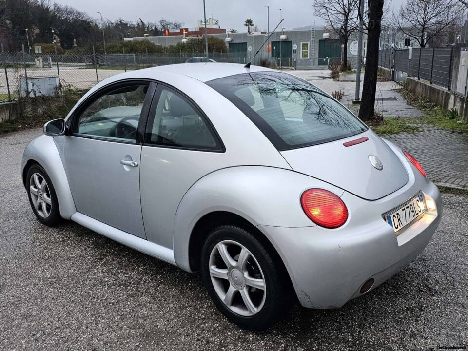 Image 8/22 of Volkswagen New Beetle 1.9 TDI (2003)