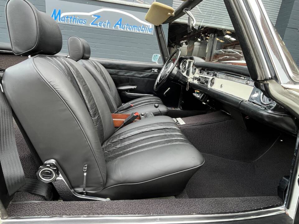 Image 43/100 of Mercedes-Benz 280 SL (1970)