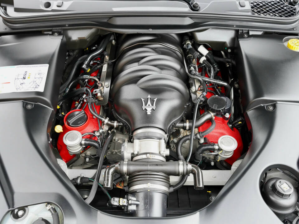 Image 11/50 of Maserati GranTurismo Sport (2013)