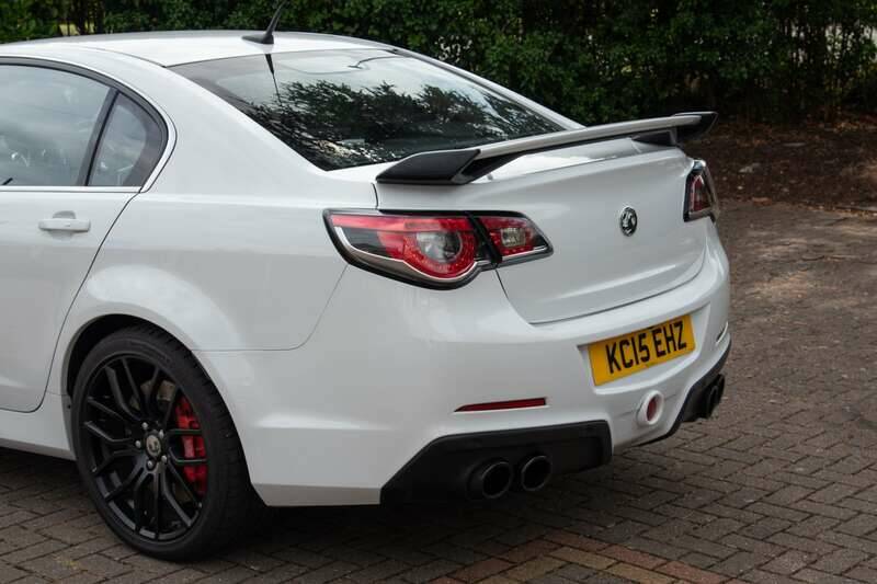 Image 9/10 of Vauxhall VXR8 GTS (2015)