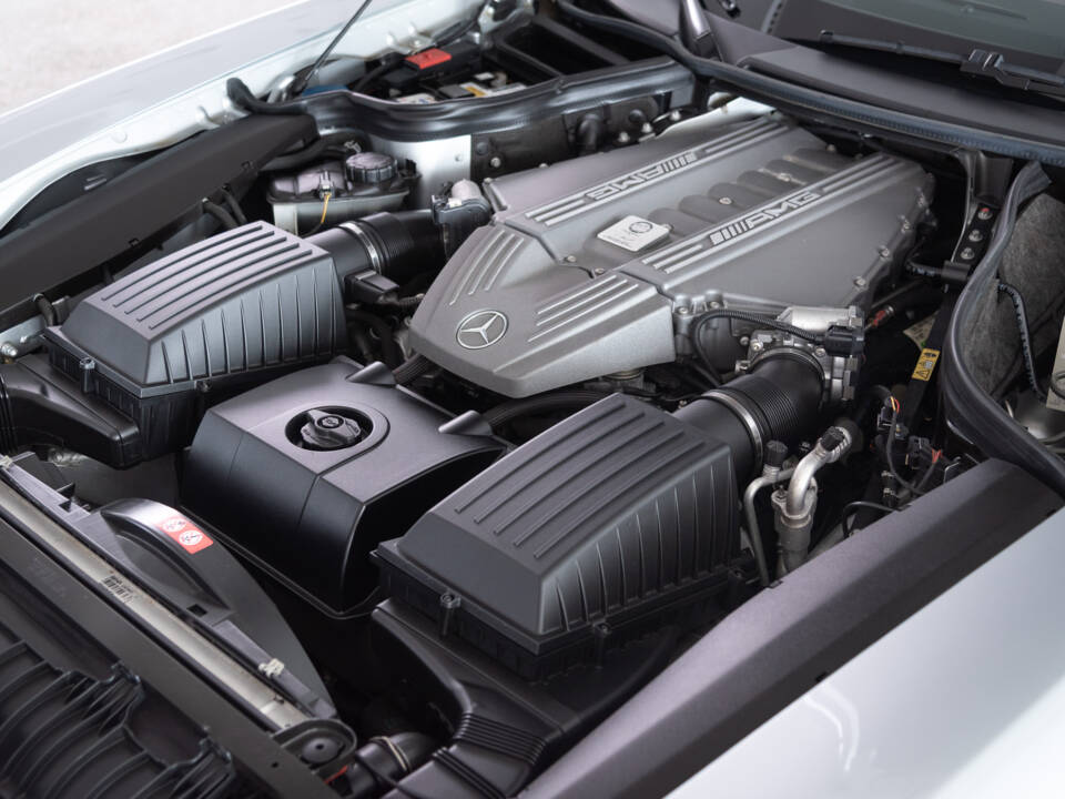 Image 45/48 of Mercedes-Benz SLS AMG Roadster (2012)