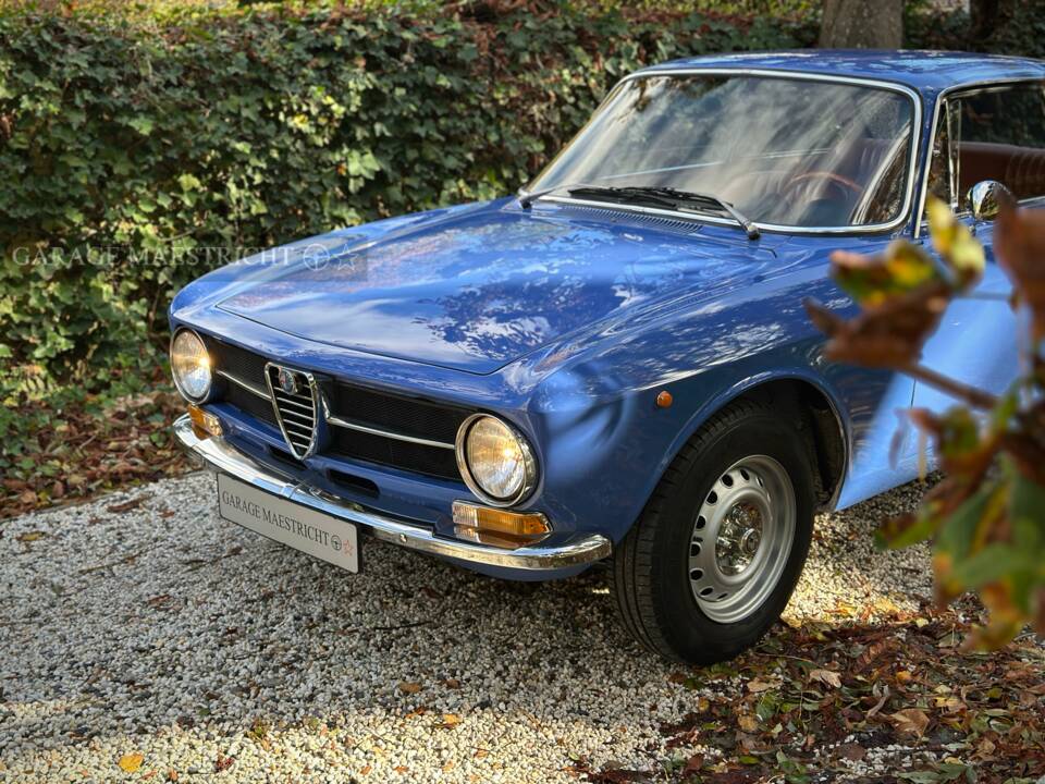 Bild 10/100 von Alfa Romeo Giulia GT 1300 Junior (1973)