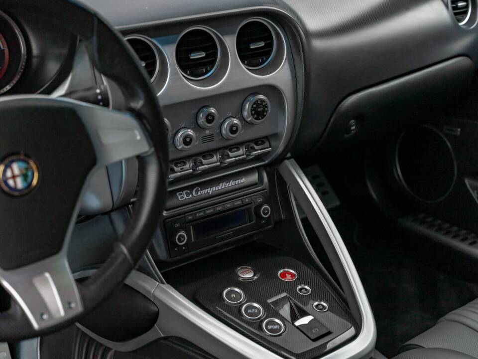 Bild 8/9 von Alfa Romeo 8C Competizione (2009)