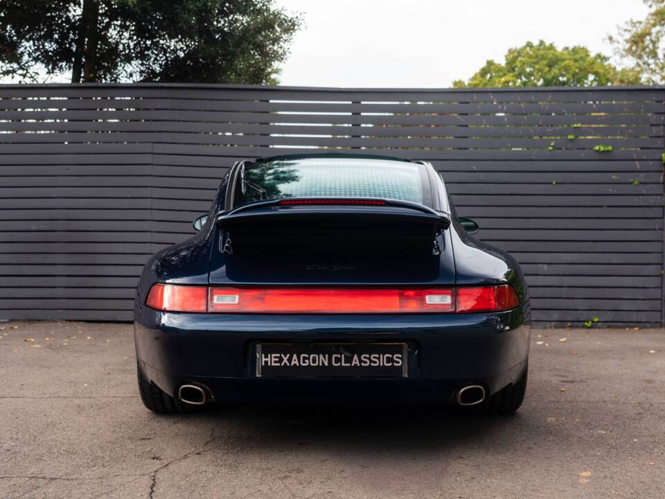 Image 8/68 of Porsche 911 Carrera (1997)