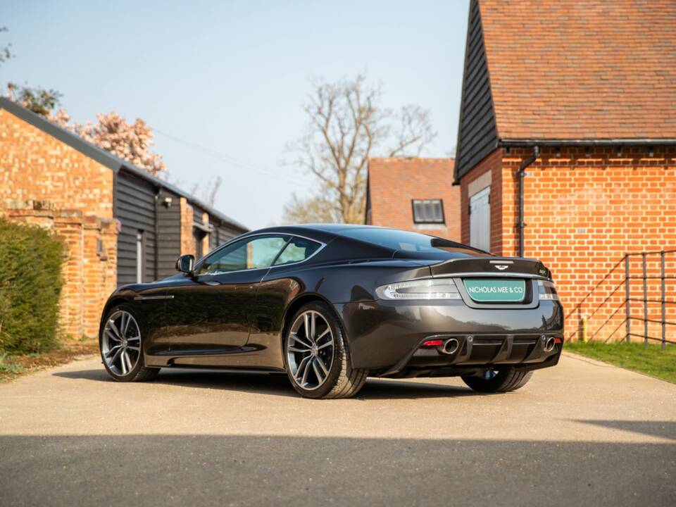 Image 9/50 of Aston Martin DBS (2011)