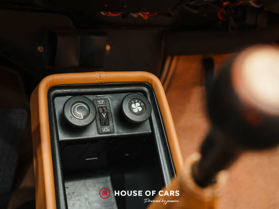 Image 22/25 of Porsche 911 SC 3.0 (1983)
