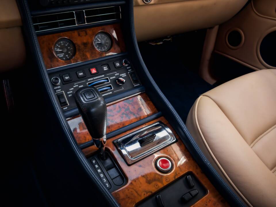 Image 18/20 de Bentley Continental R (1997)