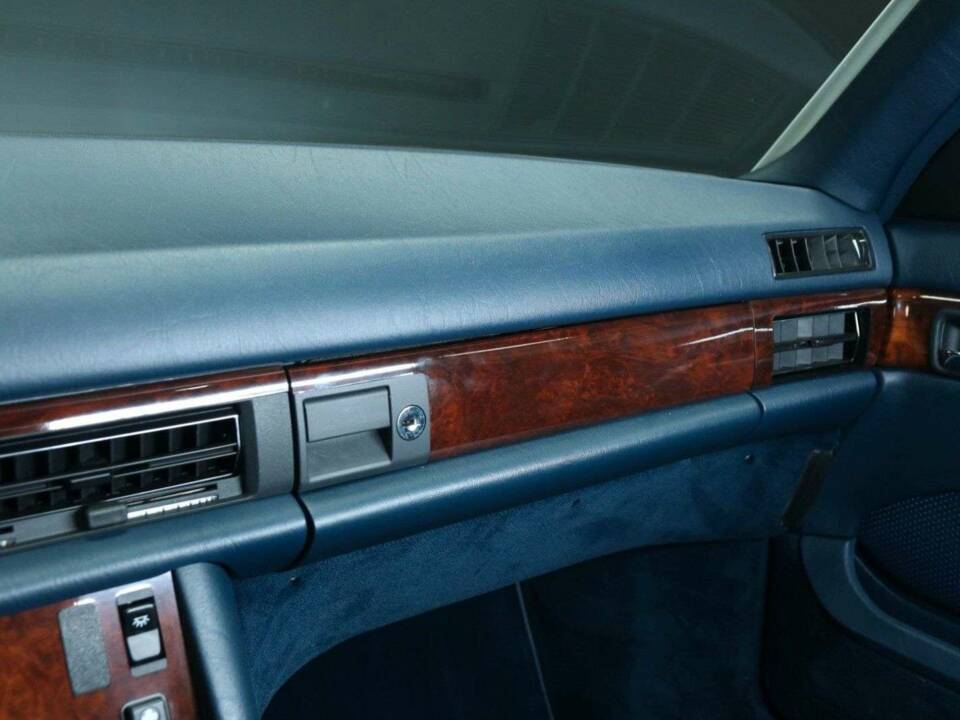 Bild 23/50 von Mercedes-Benz 560 SEC (1988)