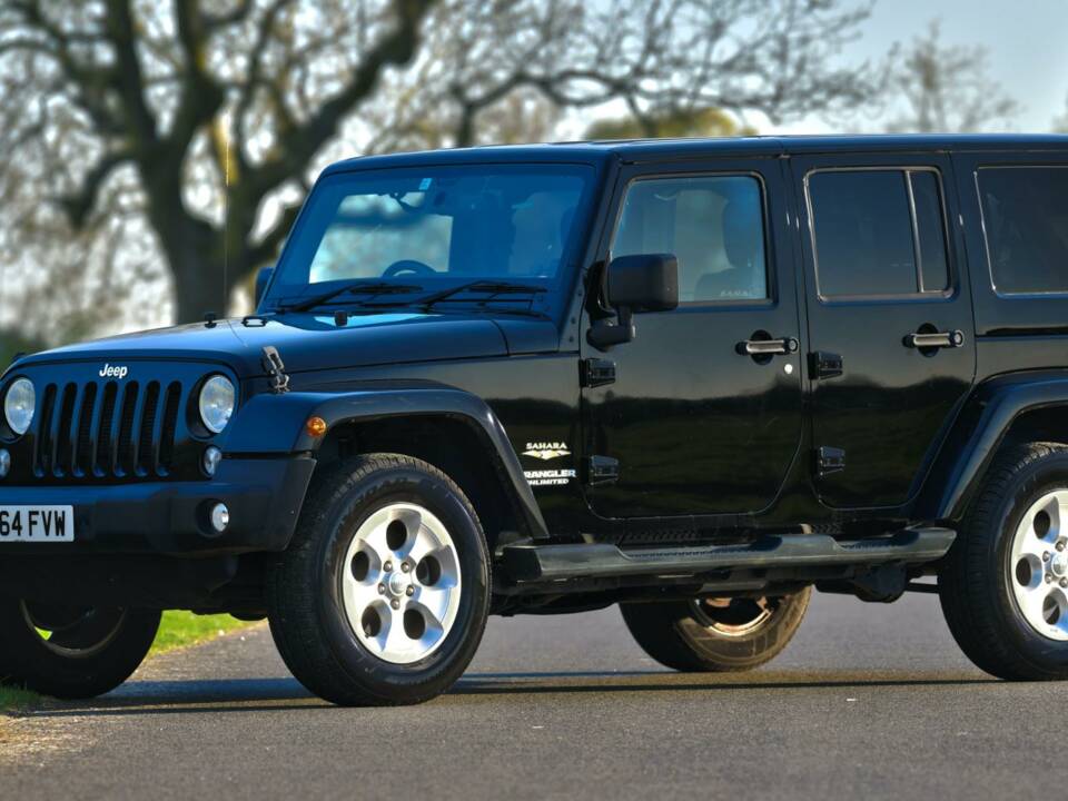 Image 2/50 de Jeep Wrangler Sahara 4.0L (2014)