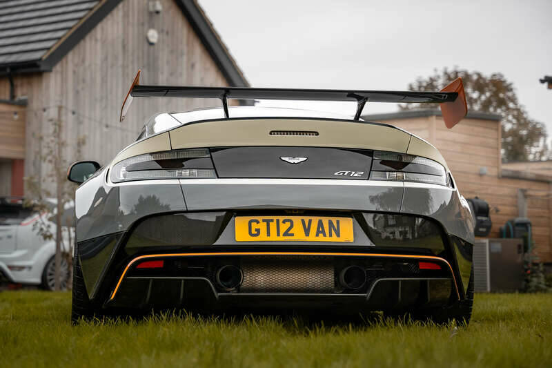 Image 6/30 de Aston Martin Vantage GT12 (2015)