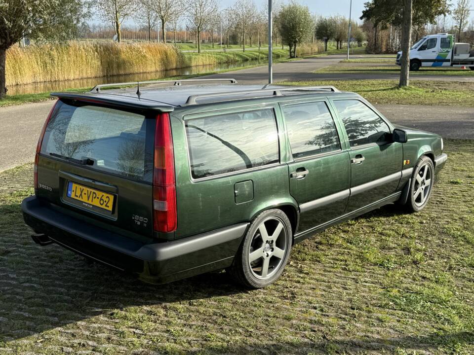 Imagen 6/8 de Volvo 850 T-5R (1995)