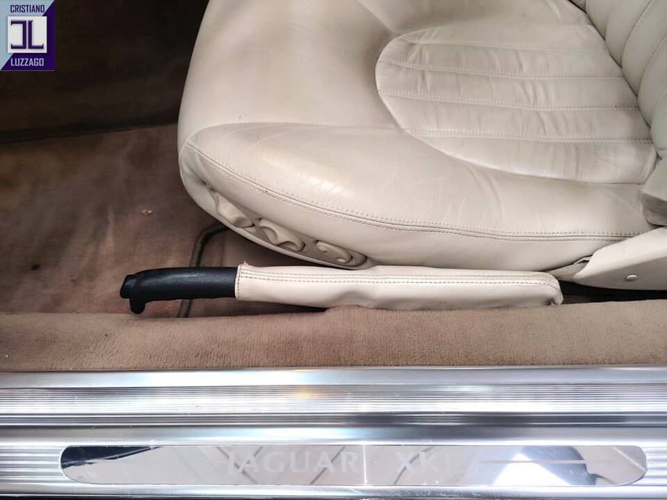 Bild 45/65 von Jaguar XKR (1998)