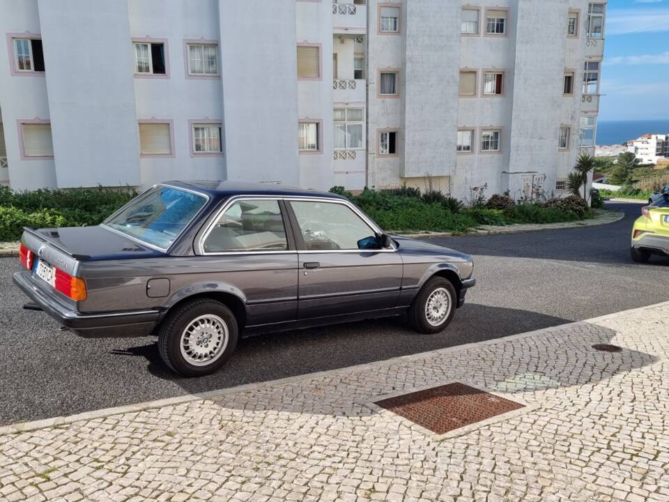 Image 44/100 of BMW 323i (1984)