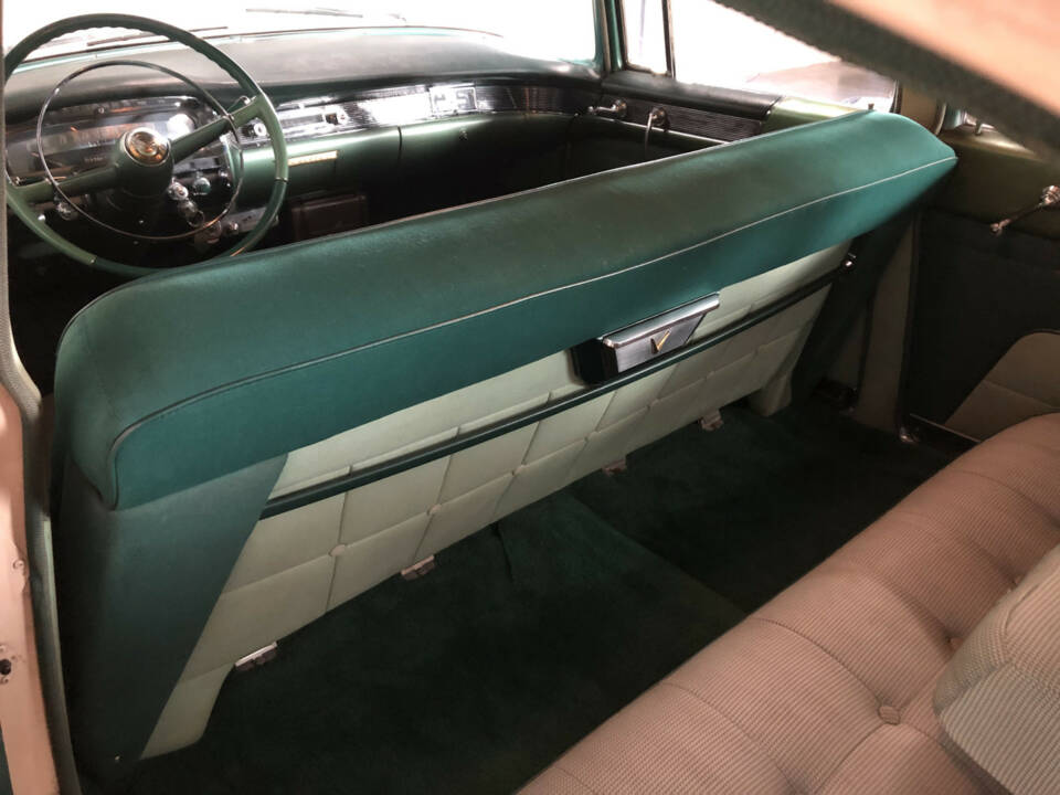 Image 26/34 of Cadillac 62 Sedan (1954)