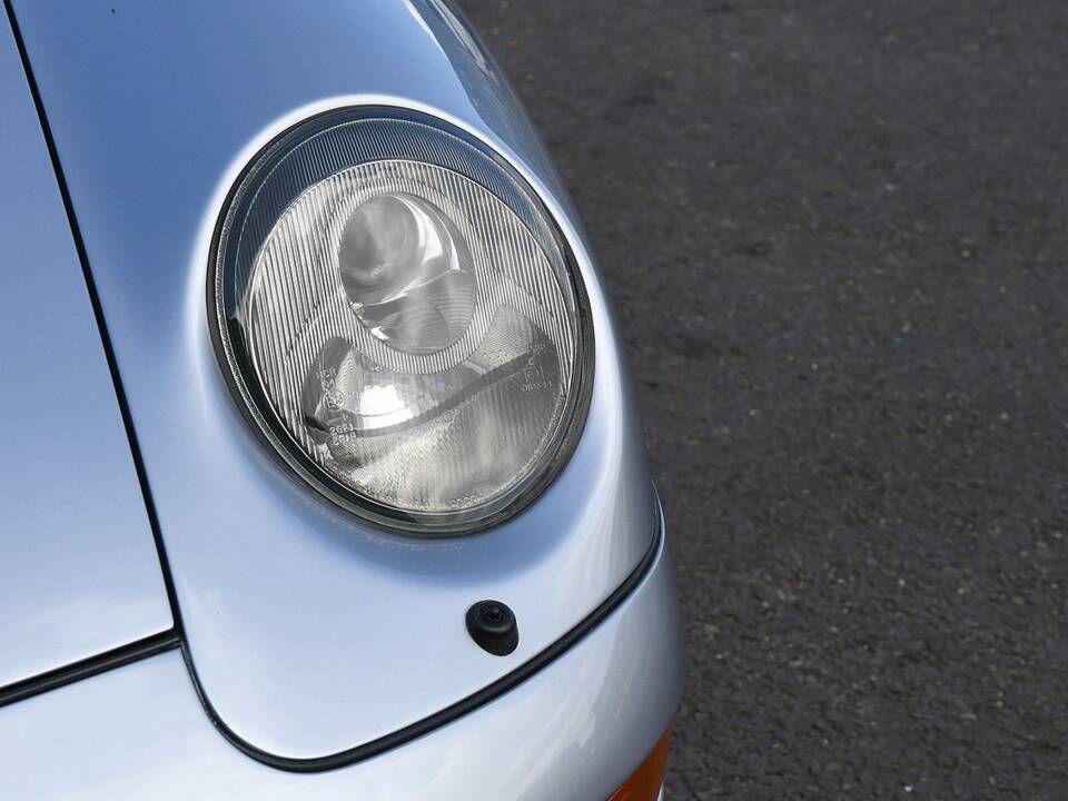 Immagine 6/53 di Porsche 911 Carrera (1994)