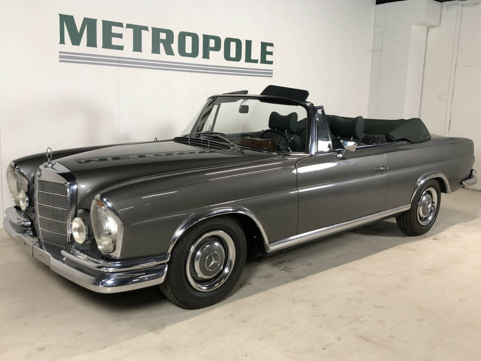 Image 5/30 of Mercedes-Benz 250 SE (1967)