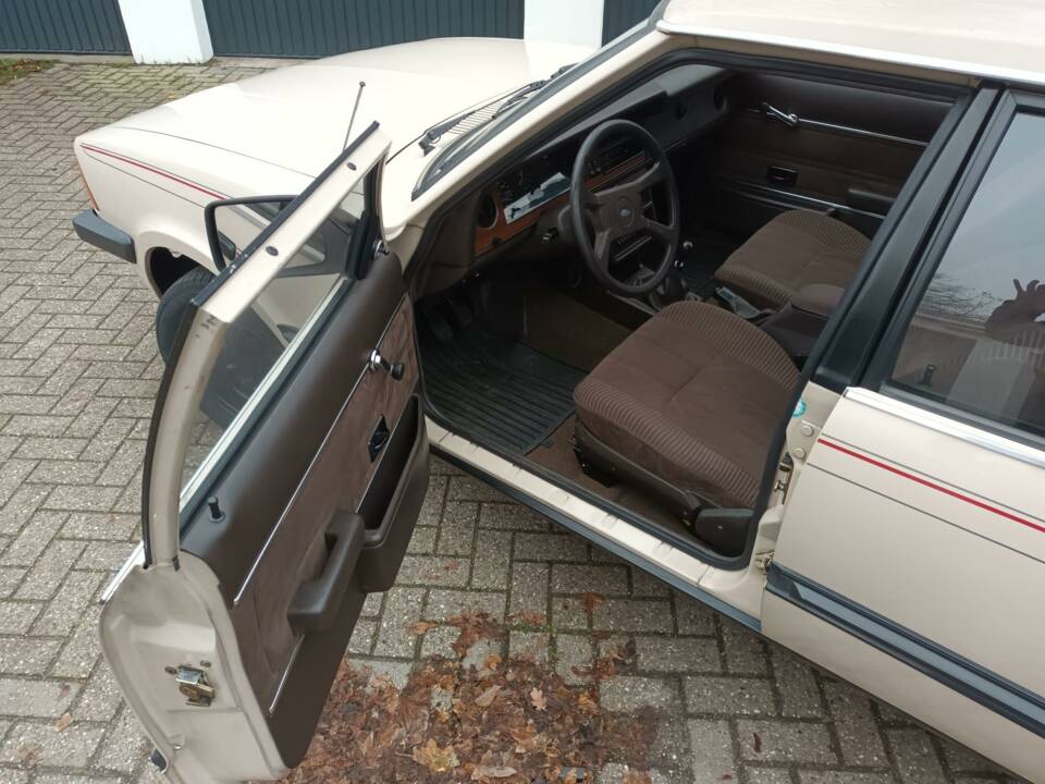 Imagen 5/16 de Ford Taunus 2.3 Turnier V6 (1982)