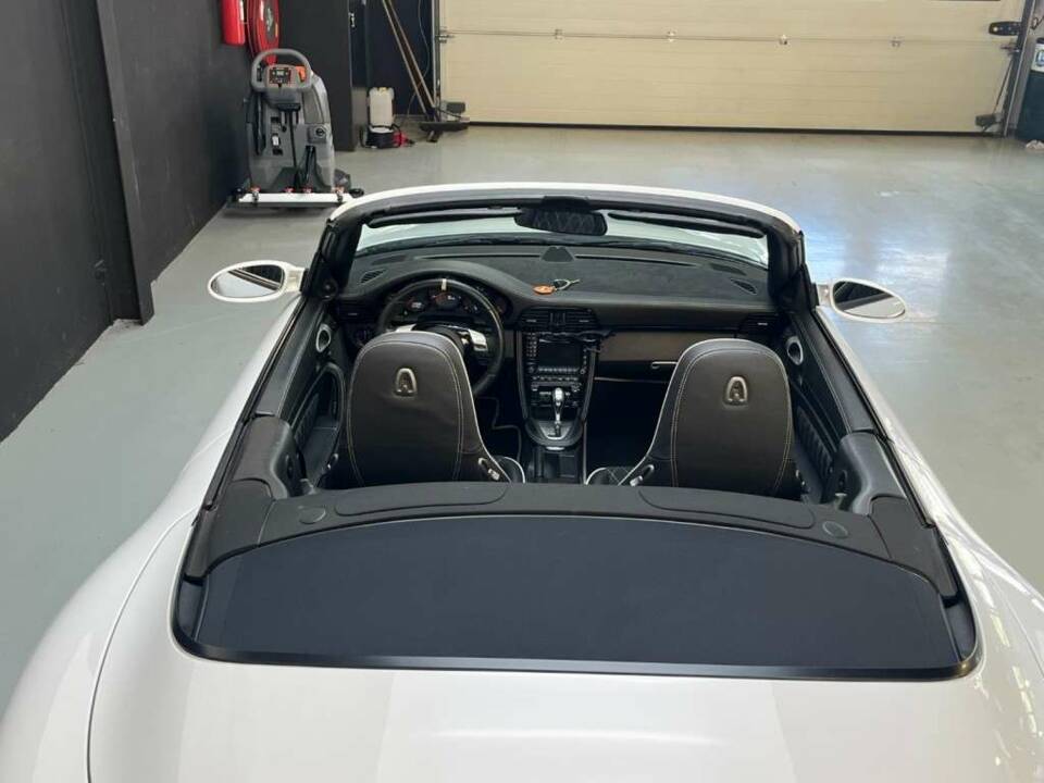 Bild 45/50 von Porsche 911 Carrera 4 (2007)