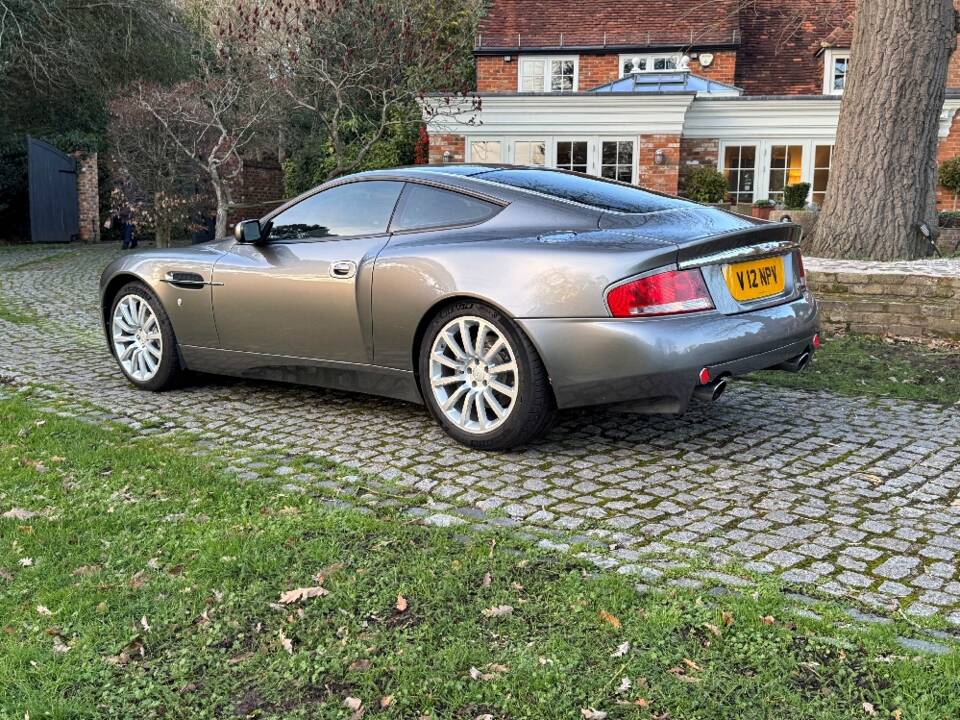 Image 12/29 of Aston Martin V12 Vanquish (2002)