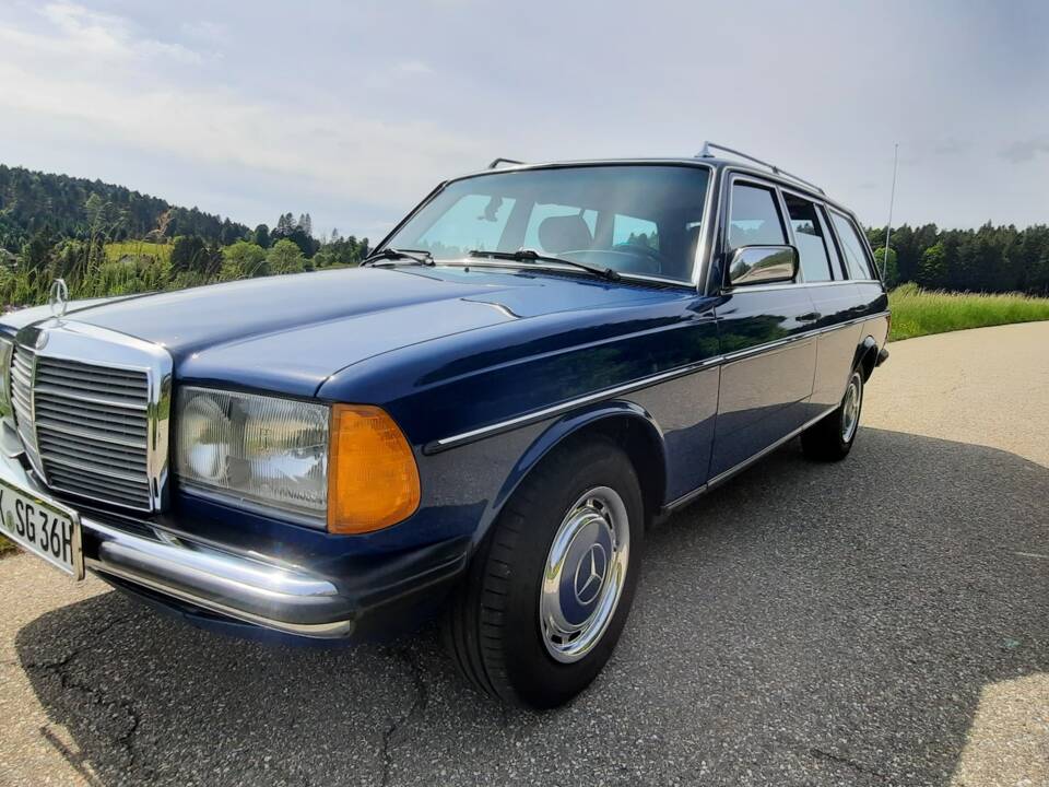 Bild 15/15 von Mercedes-Benz 230 TE (1984)