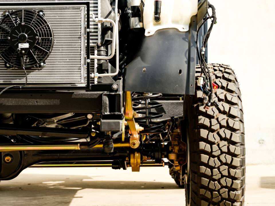 Bild 20/100 von Land Rover Defender 110 (2014)