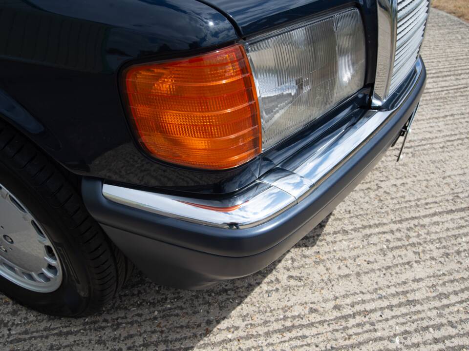 Bild 29/29 von Mercedes-Benz 300 SE (1990)