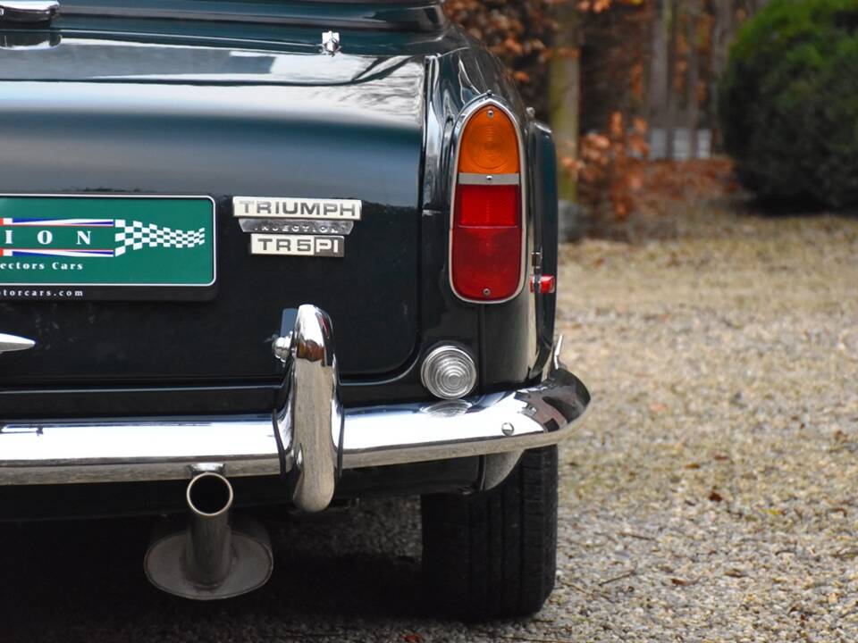 Image 13/29 of Triumph TR 5 PI (1968)