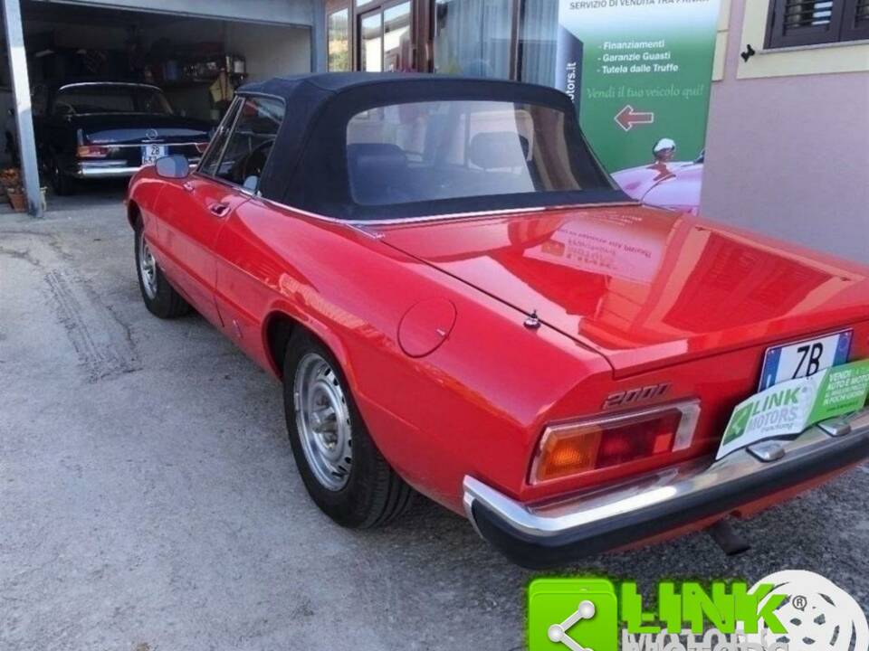 Imagen 9/10 de Alfa Romeo 2000 Spider Veloce (1980)