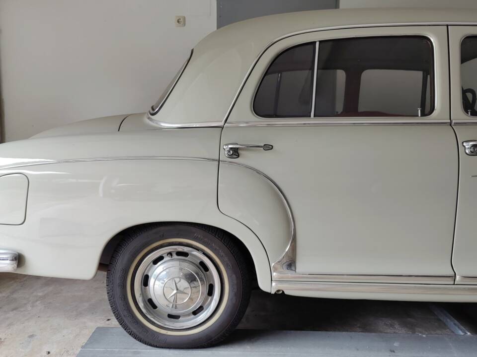 Bild 11/12 von Mercedes-Benz 220 S (1959)