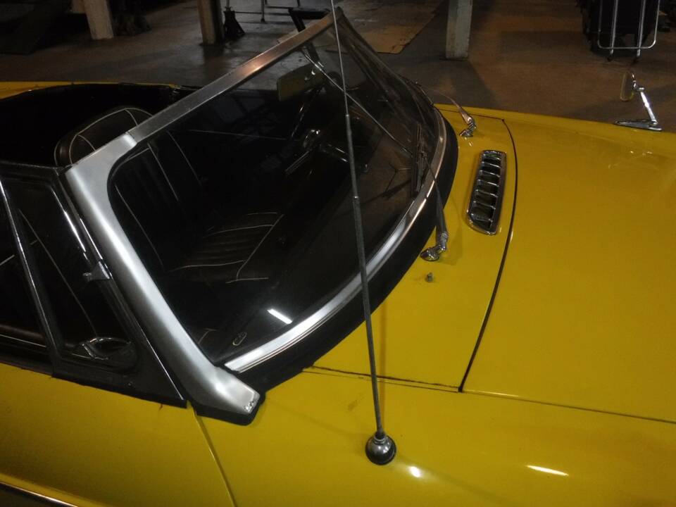 Image 28/50 of MG MGB (1967)