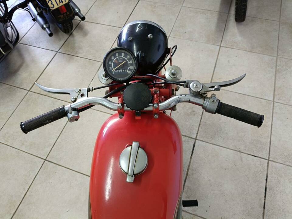 Afbeelding 11/39 van Moto Guzzi DUMMY (1950)